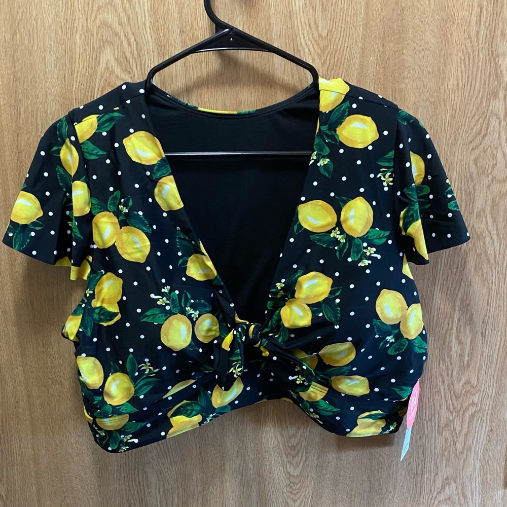 Torrid size 2 Lemon swim top with front tie detail and flutter cap sleeve